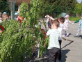 /album/stavanie-maja-v-skolke-6-trieda/img-20250430-102956-jpg/