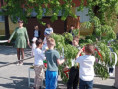 /album/stavanie-maja-v-skolke-6-trieda/img-20250430-103019-jpg/